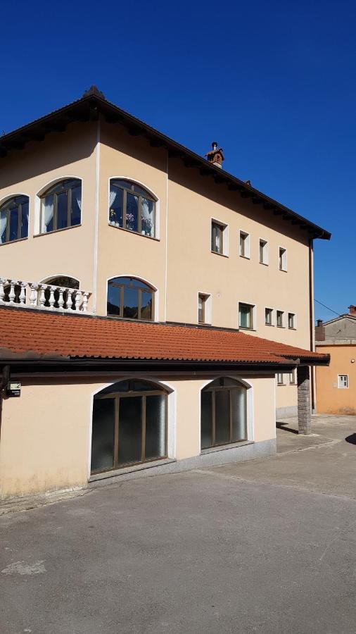Koradinovi - Pod Vrtom Apartment Vipava Exterior photo